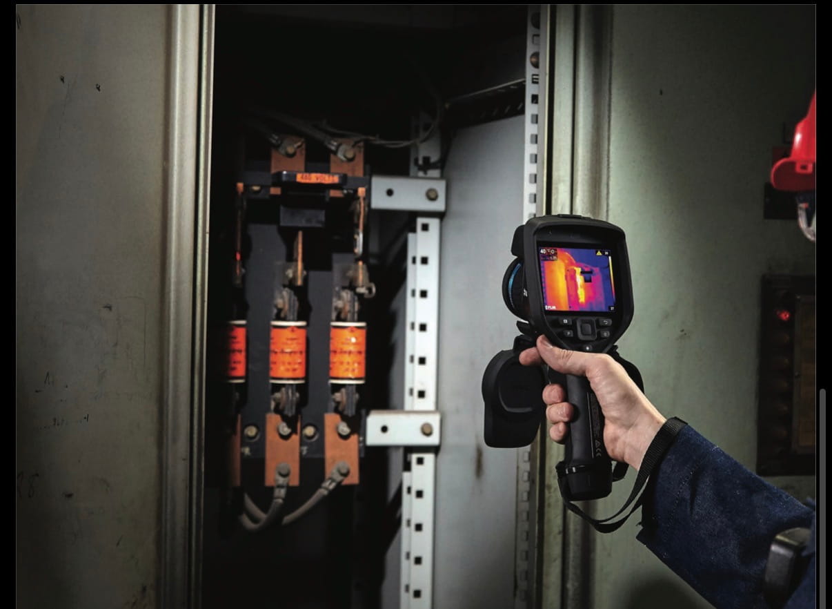 Infrared thermal image of operating electrical equipment